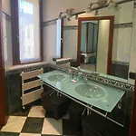 Elegante Nel Cuore Di 페라라