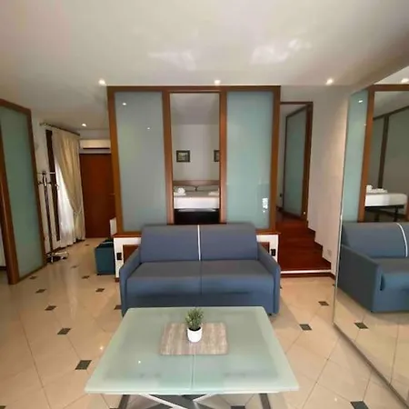 Elegante Nel Cuore Di Appartement Ferrare