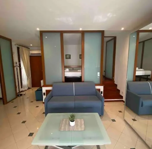 Elegante Nel Cuore Di Appartement Ferrare